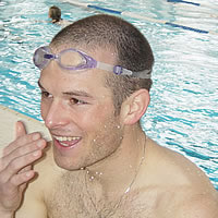 Der Schwimmer Simon Baumgartner hat den 100km-Lauf in Biel mit Bravour bestanden.