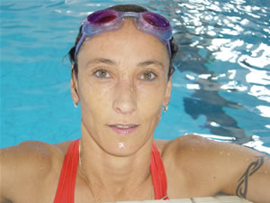 Anita Reinmann im Konditionstraining Schwimmen
