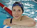 Nora Meyer im Training Deep Water Running & Swimming an der Uni Bern