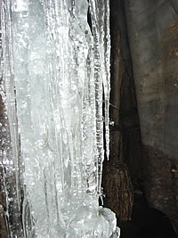 Eishöhle Monlési: sauberes Eis